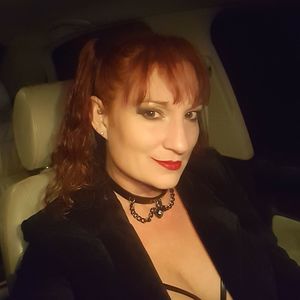 Meet your Posher, Chloe